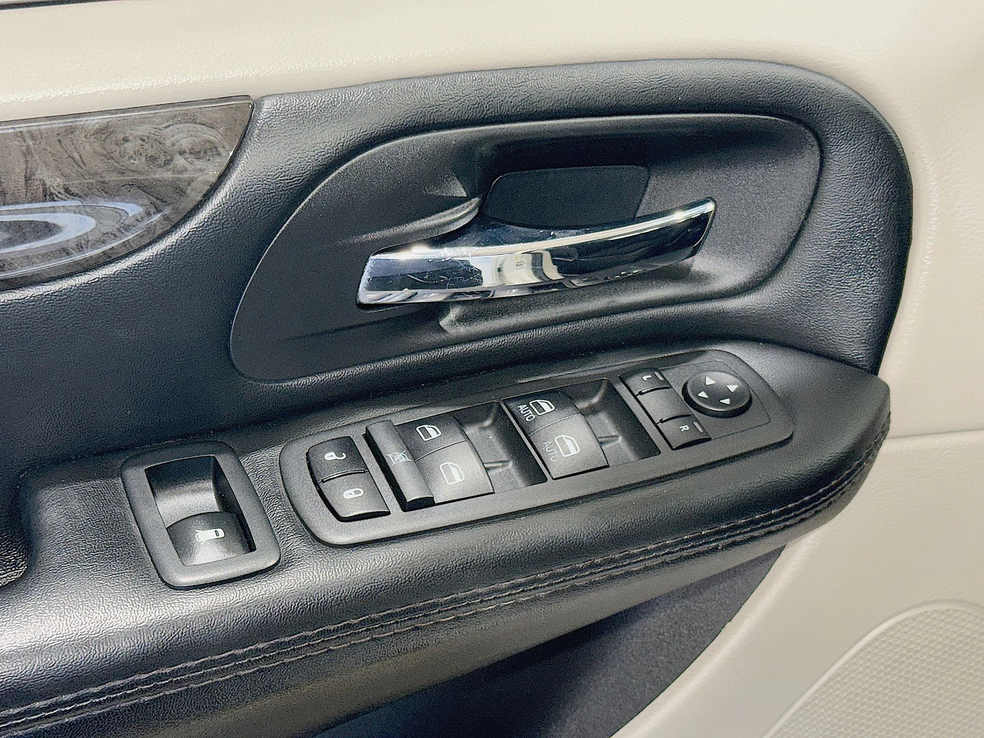 Used 2019 White Dodge SE image 20