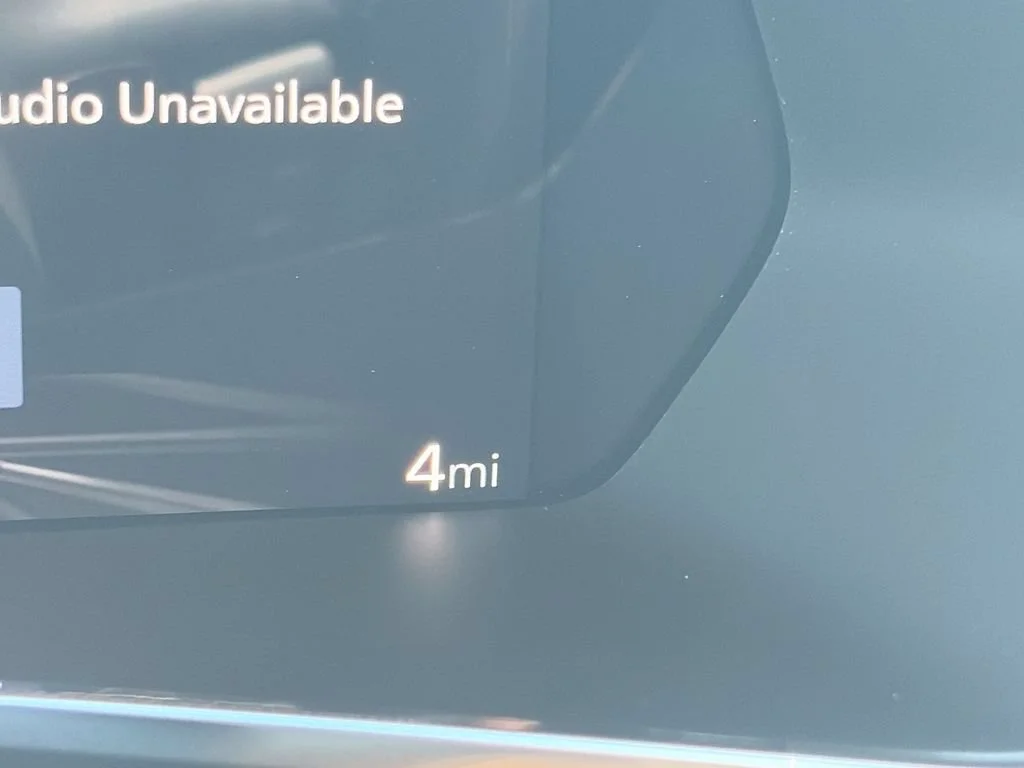 New 2026 Summit White GMC Elevation image 21