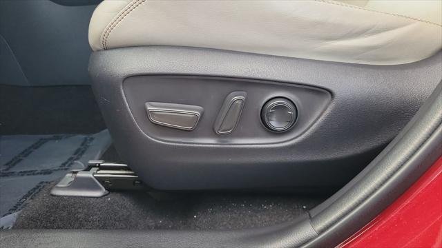 Certified Used 2019 RUBY FLARE PEARL Toyota  image 16
