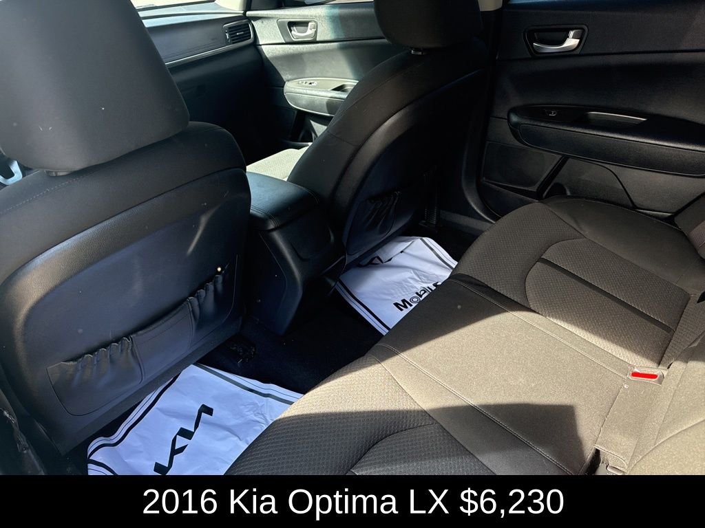 Used 2016 Snow White Pearl Kia LX image 13