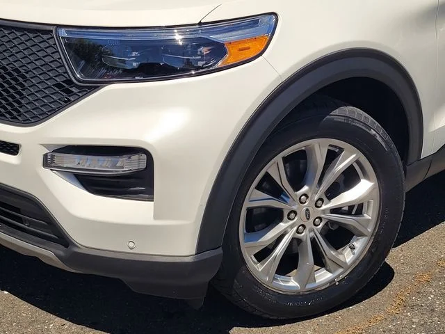 Certified Used 2021 Star White Ford Limited image 9