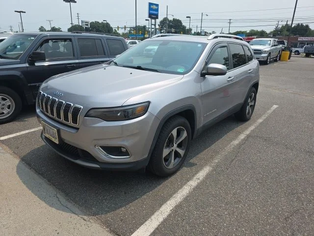 Used 2019 Silver Jeep Limited image 1