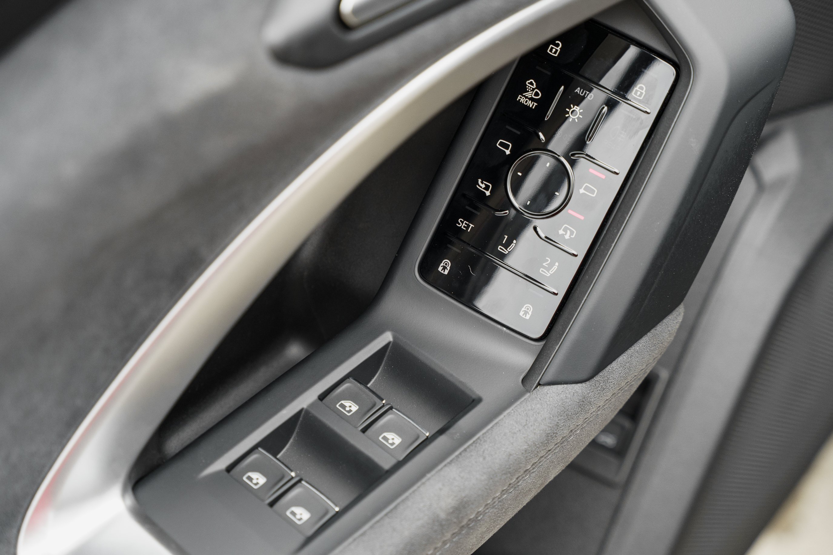 New 2026 DAYTONA GRAY Audi Premium Plus image 24