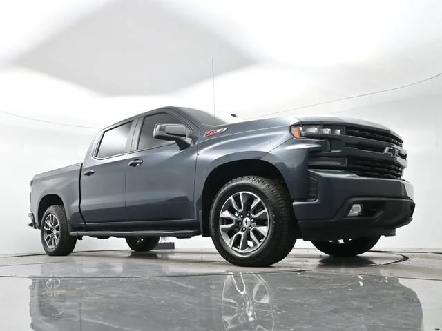 Used 2020 SHADOW GRAY METALLIC Chevrolet RST image 22