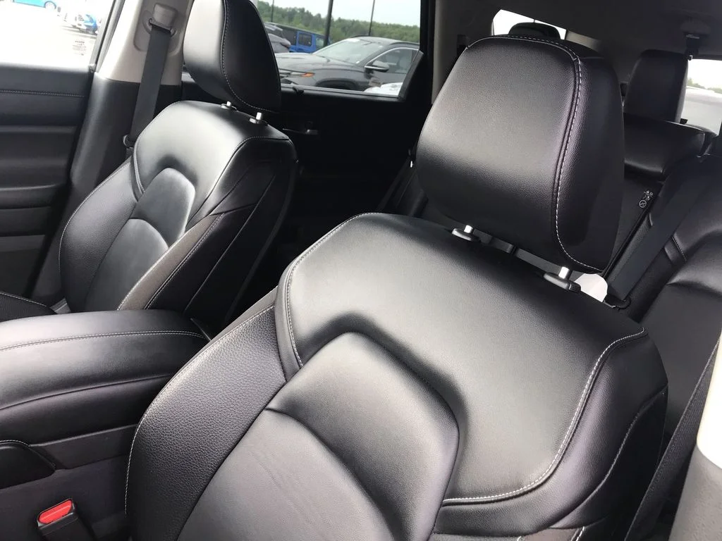 Used 2023 White Nissan SL image 11