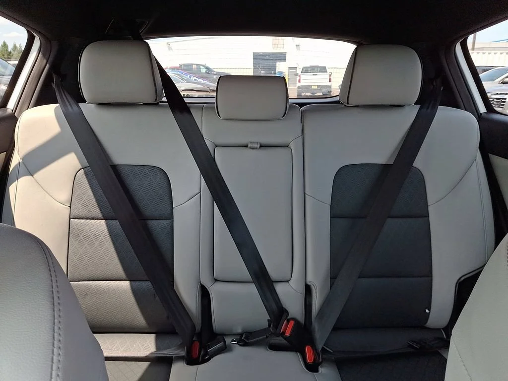 Used 2019 White Kia EX image 20