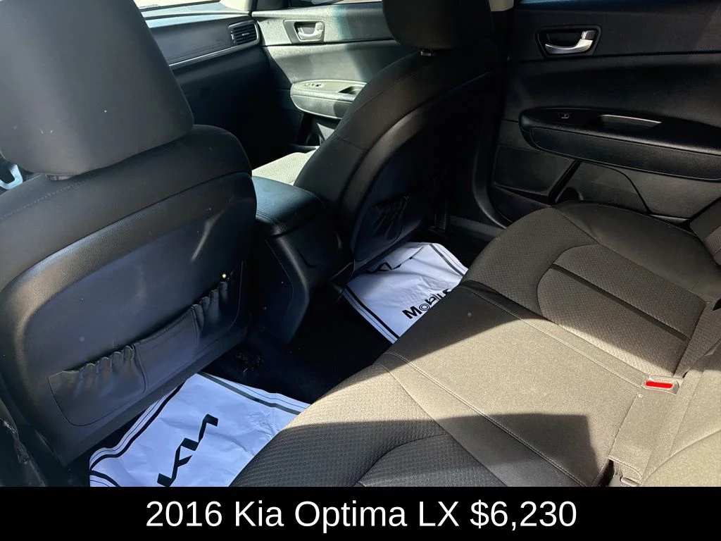 Used 2016 White Kia LX image 13
