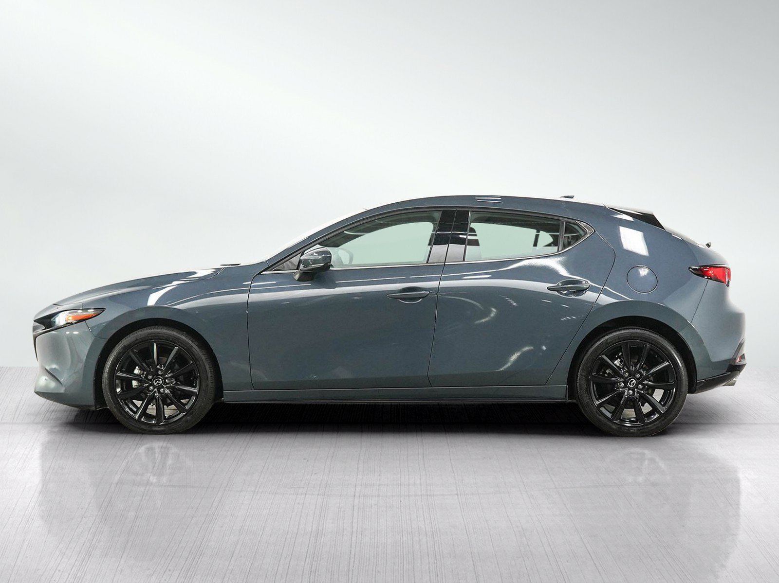 Used 2022 Mazda Mazda3 Premium with VIN JM1BPAML6N1516461 for sale in Burnsville, Minnesota