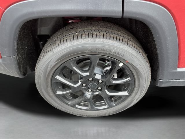 New 2026 Red Hot Pearlcoat Jeep Latitude Altitude image 9