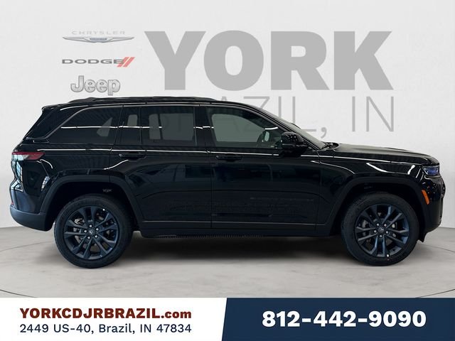 New 2026 Diamond Black Crystal Pearl-Coat Exterior Paint Jeep Limited image 6