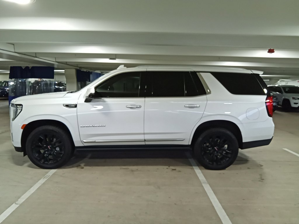 Used 2023 White Frost Tricoat GMC Denali image 9