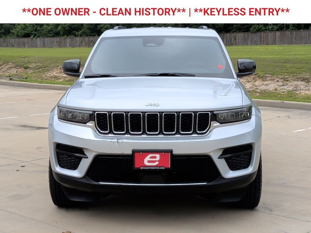 Used 2025 Silver Jeep Laredo image 2
