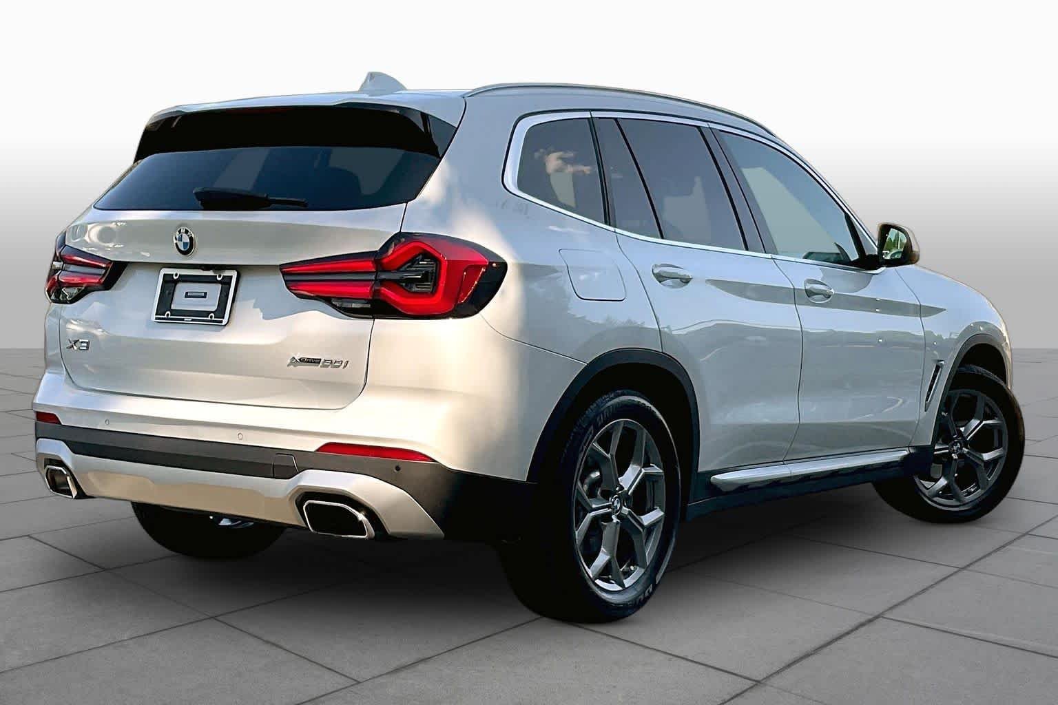 Used 2022 Mineral White Metallic BMW xDrive30i image 12