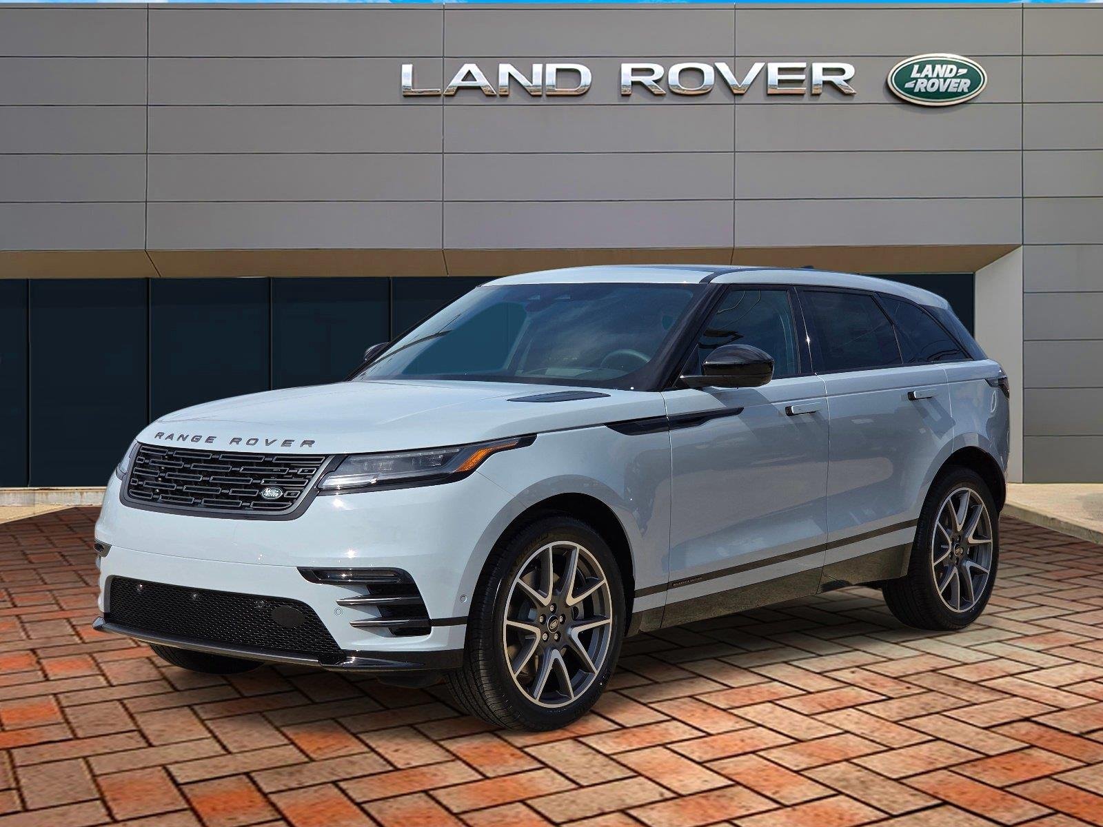 New 2026 Arroios Grey Land Rover Belgravia Edition image 3