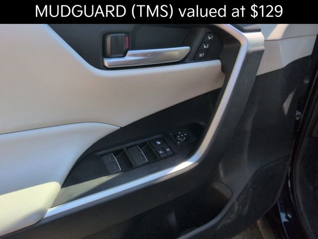 Used 2023  Toyota XLE Premium image 10