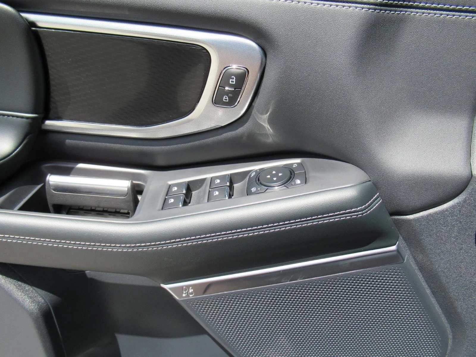 New 2026 Agate Black Metallic Ford Platinum® image 22