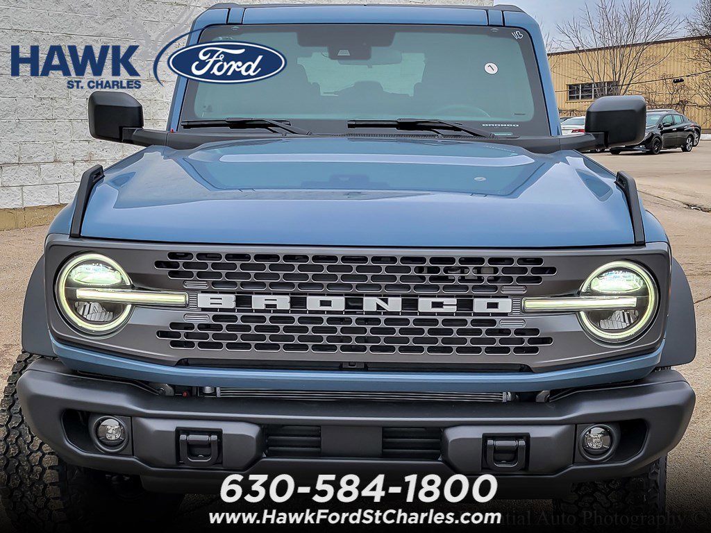 New 2025 Azure Gray Metallic Tri-Coat Ford Badlands® image 4