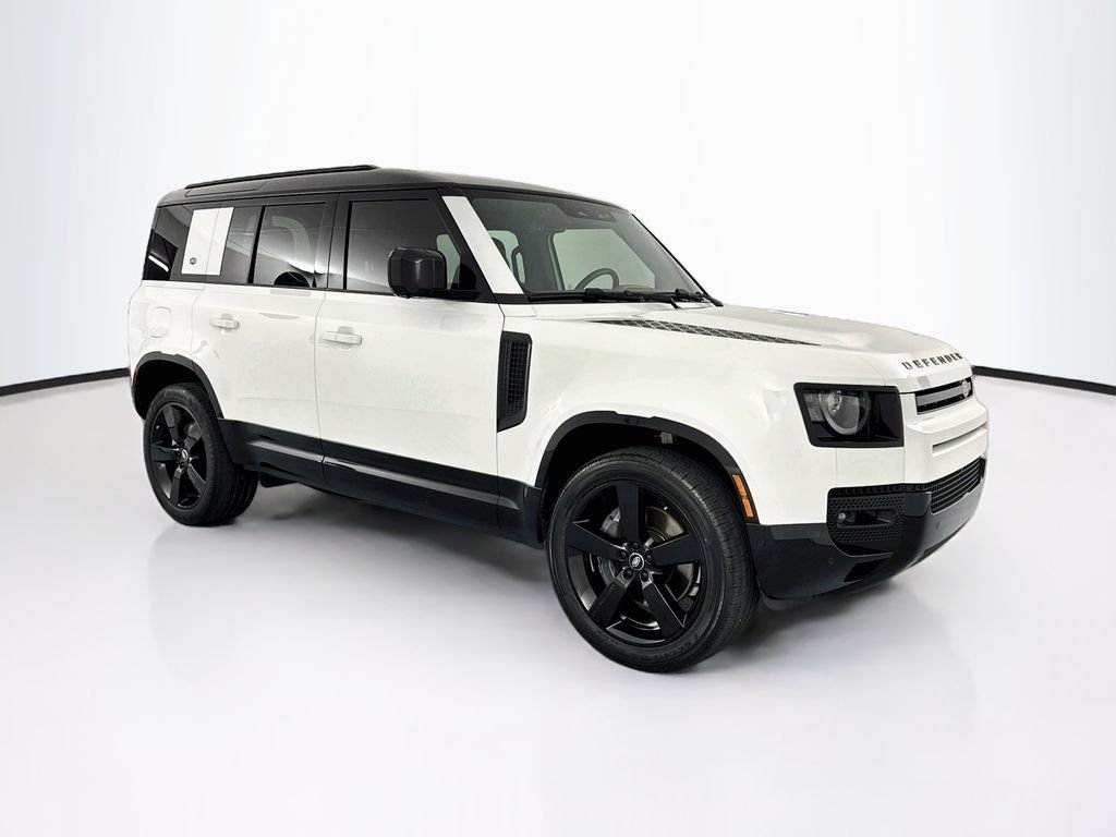 Certified Used 2024 White Land Rover X-Dynamic SE image 3