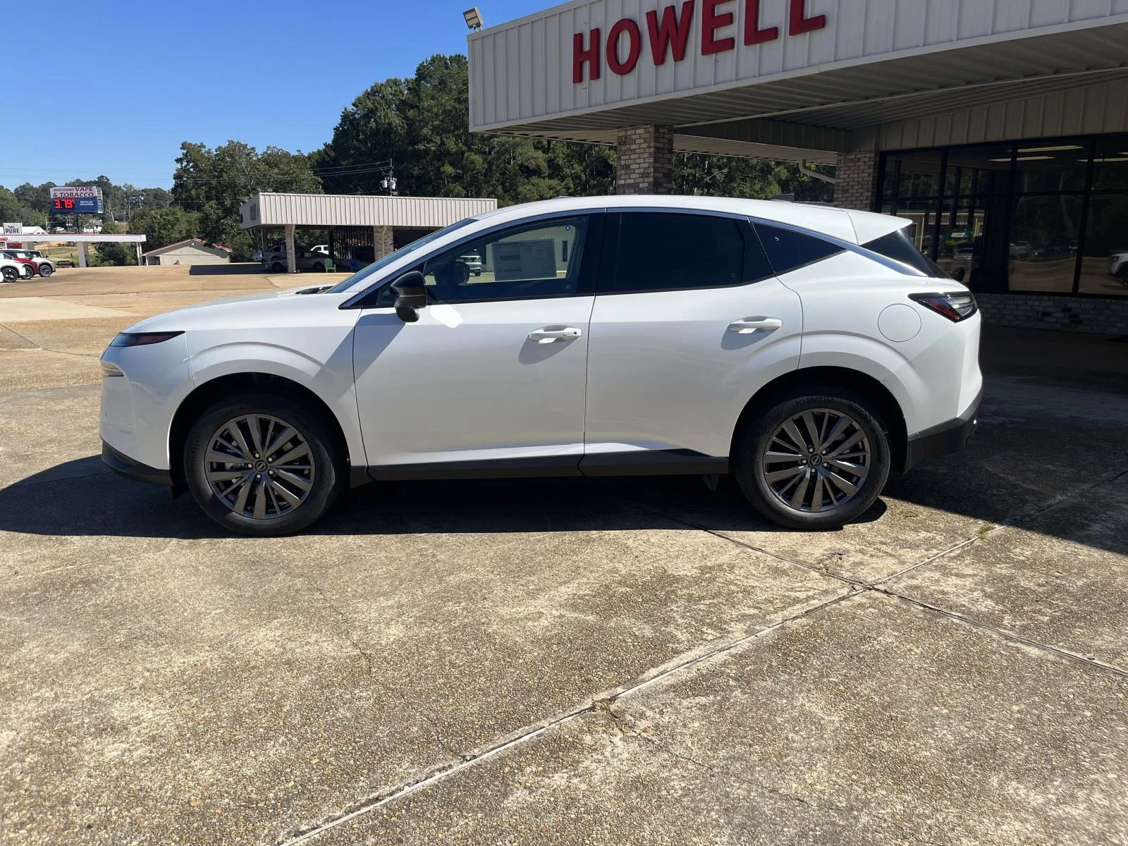 New 2027 EVEREST WHITE Nissan AWD SL image 4