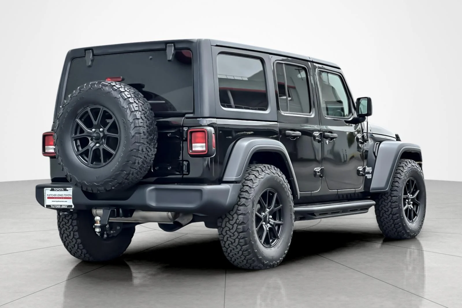 Used 2019 BLACK Jeep Sport image 5