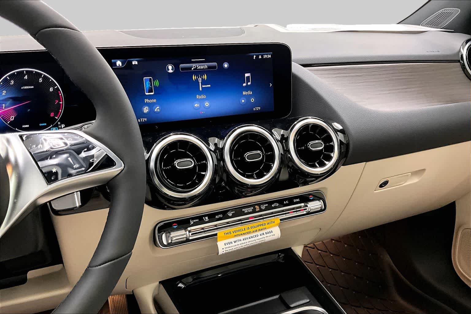 New 2026 Polar White Mercedes-Benz GLA 250 image 6