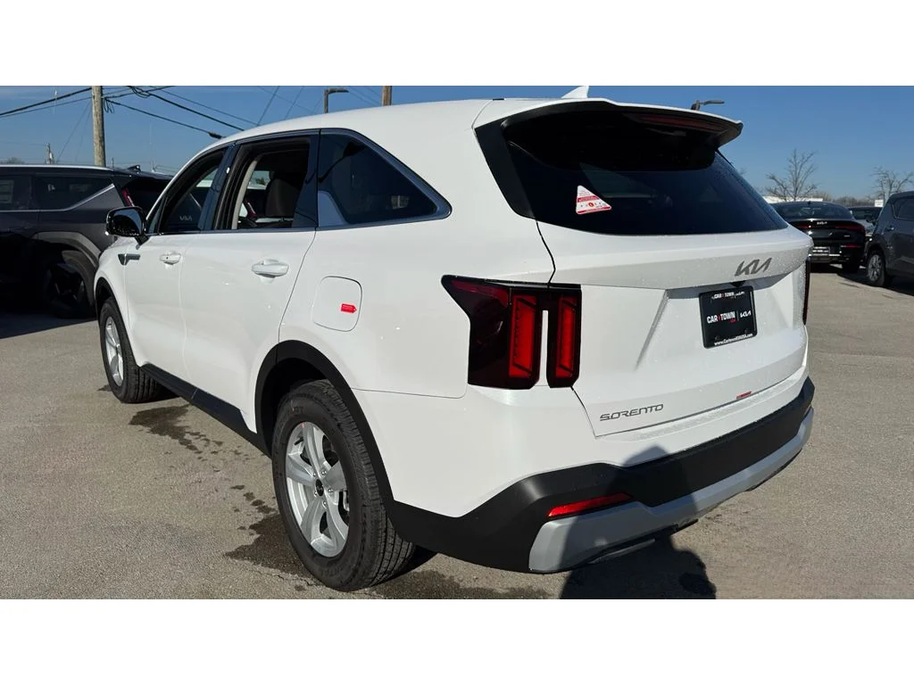 Used 2026 Whi Kia LX image 25