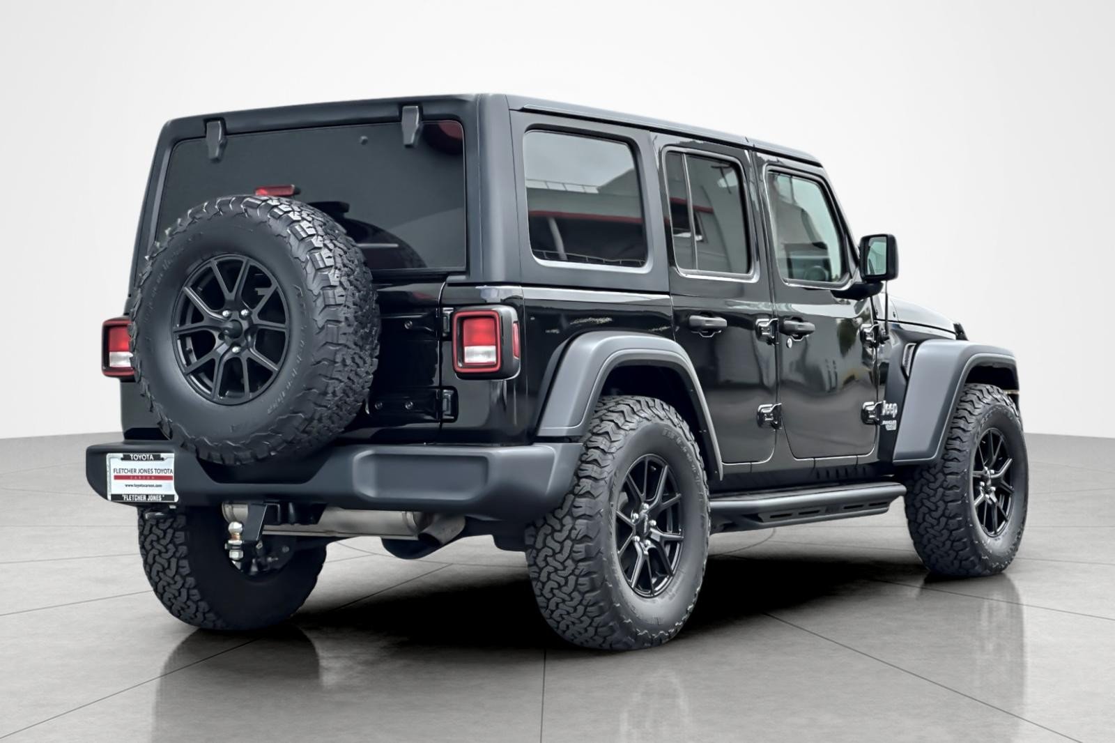 Used 2019 BLACK Jeep Sport image 5