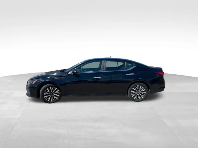 Used 2024 Black Nissan 2.5 SV image 3