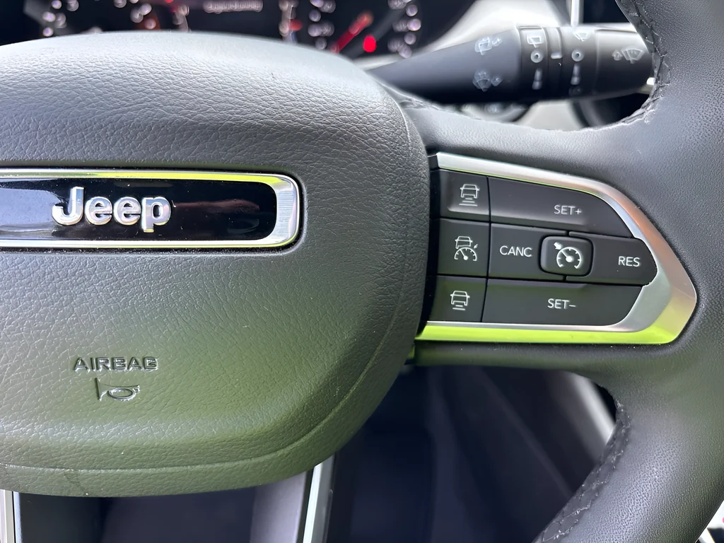 Used 2025 Silver Jeep Limited image 15