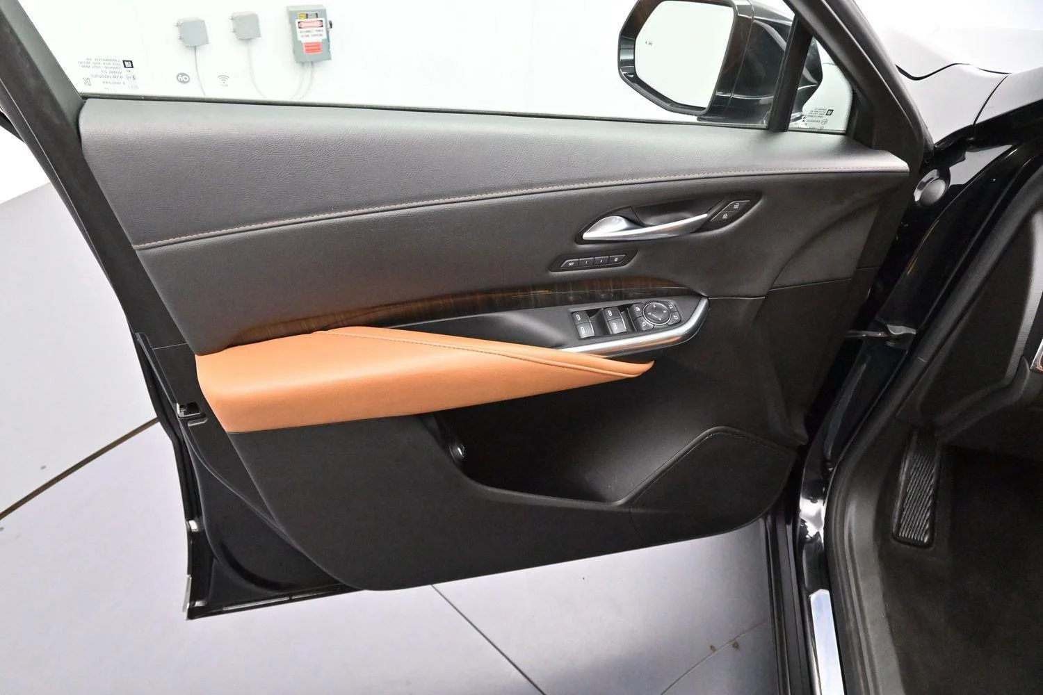 Used 2022 Stellar Black Metallic Cadillac Premium Luxury image 9