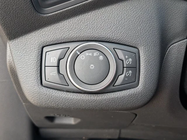 Used 2018 Gray Ford SE image 20