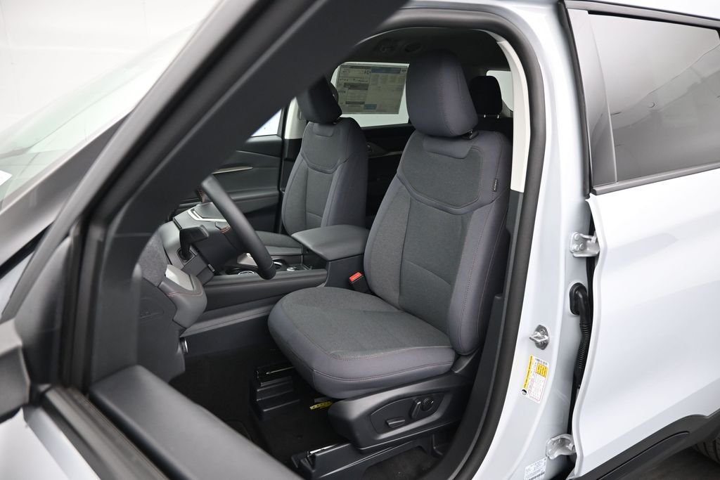 New 2026 Space White Metallic Ford Active image 8