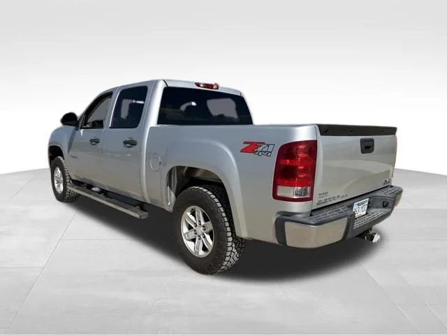 Used 2013 Silver GMC SLE image 6