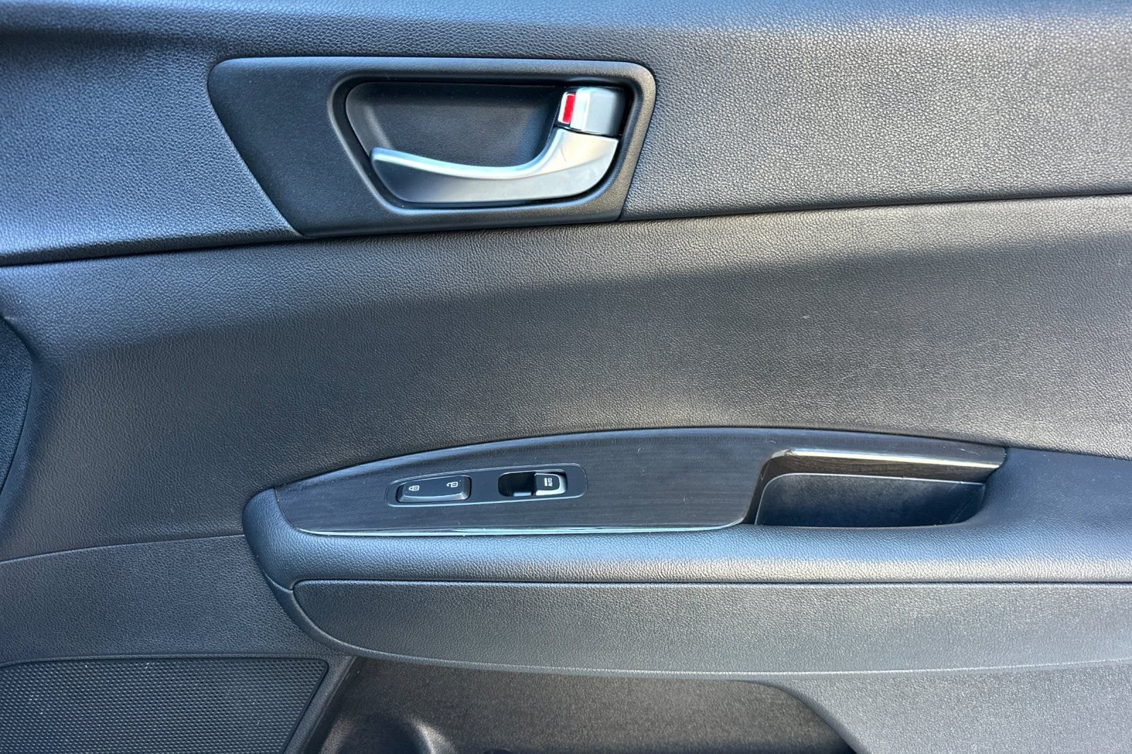 Used 2020 Blue Kia EX image 19