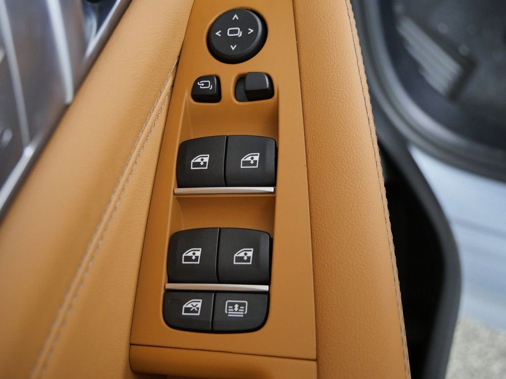 New 2027 Brooklyn Grey Metallic BMW xDrive40i image 35
