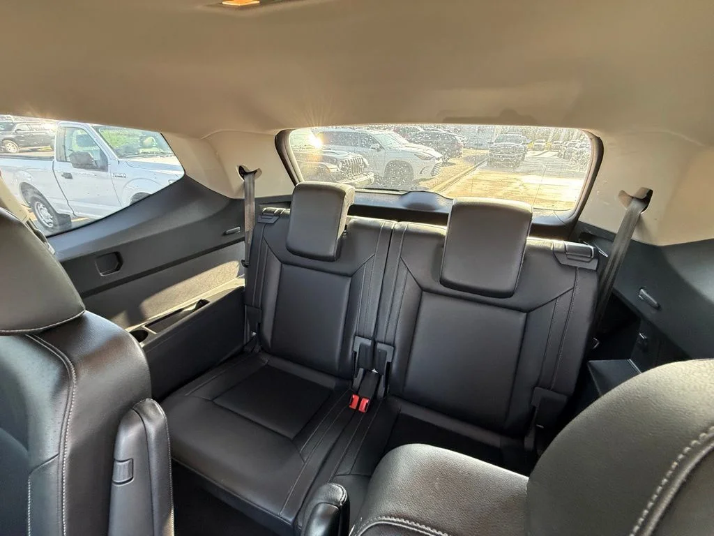 Used 2018 Silver Volkswagen SEL image 27