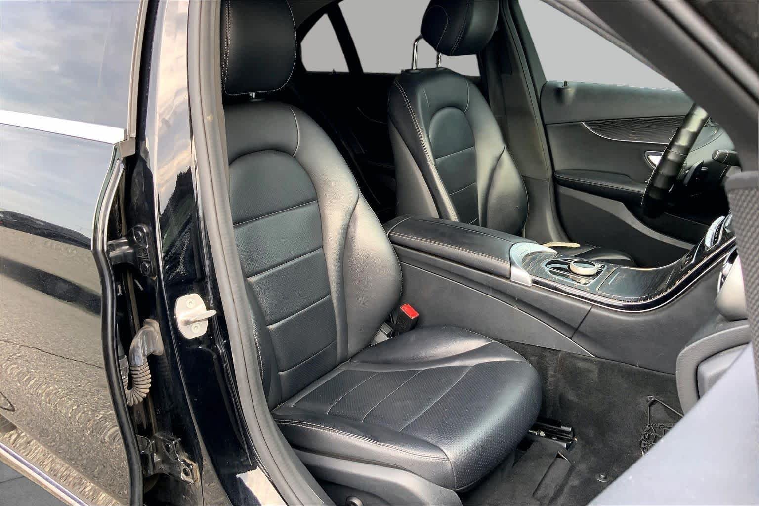Used 2017  Mercedes-Benz C 300 image 8
