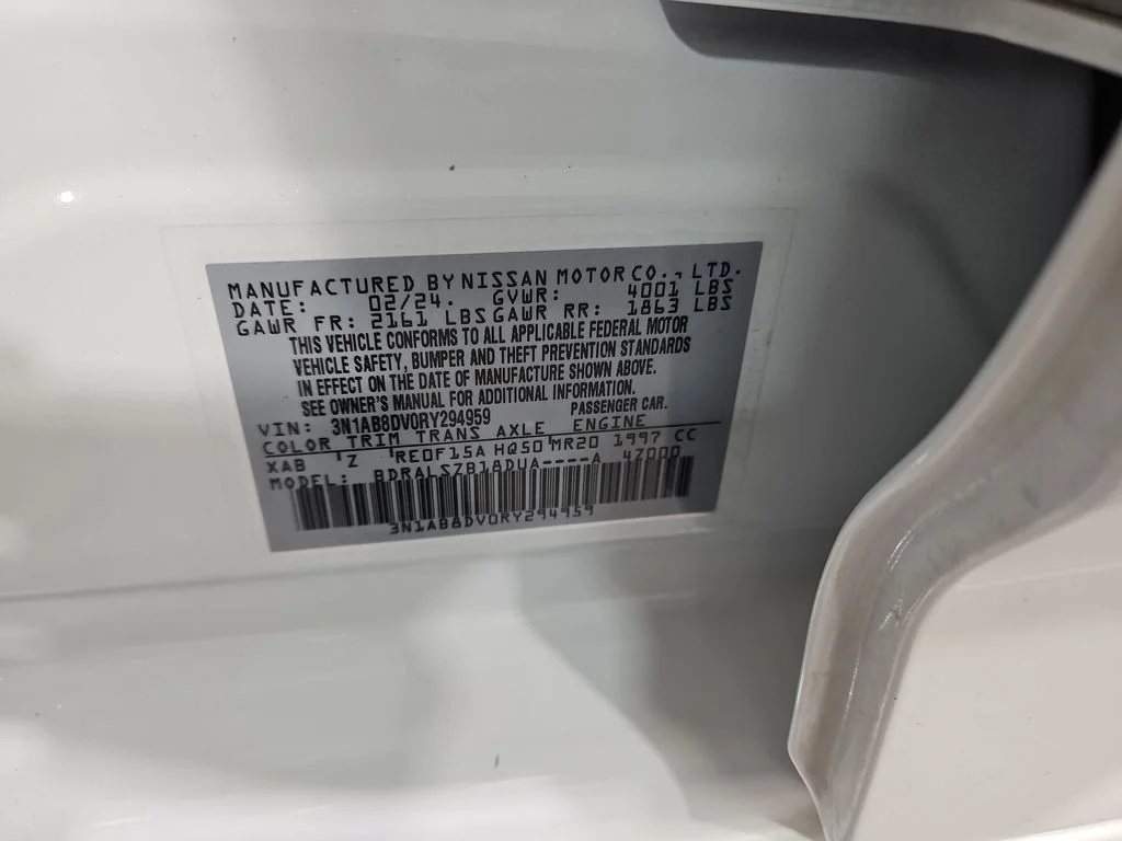 Used 2024 White Nissan SR image 30