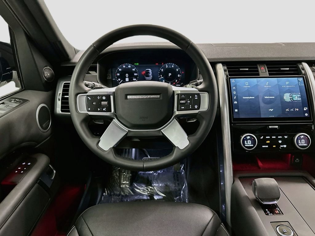 Used 2025 White Land Rover S image 23
