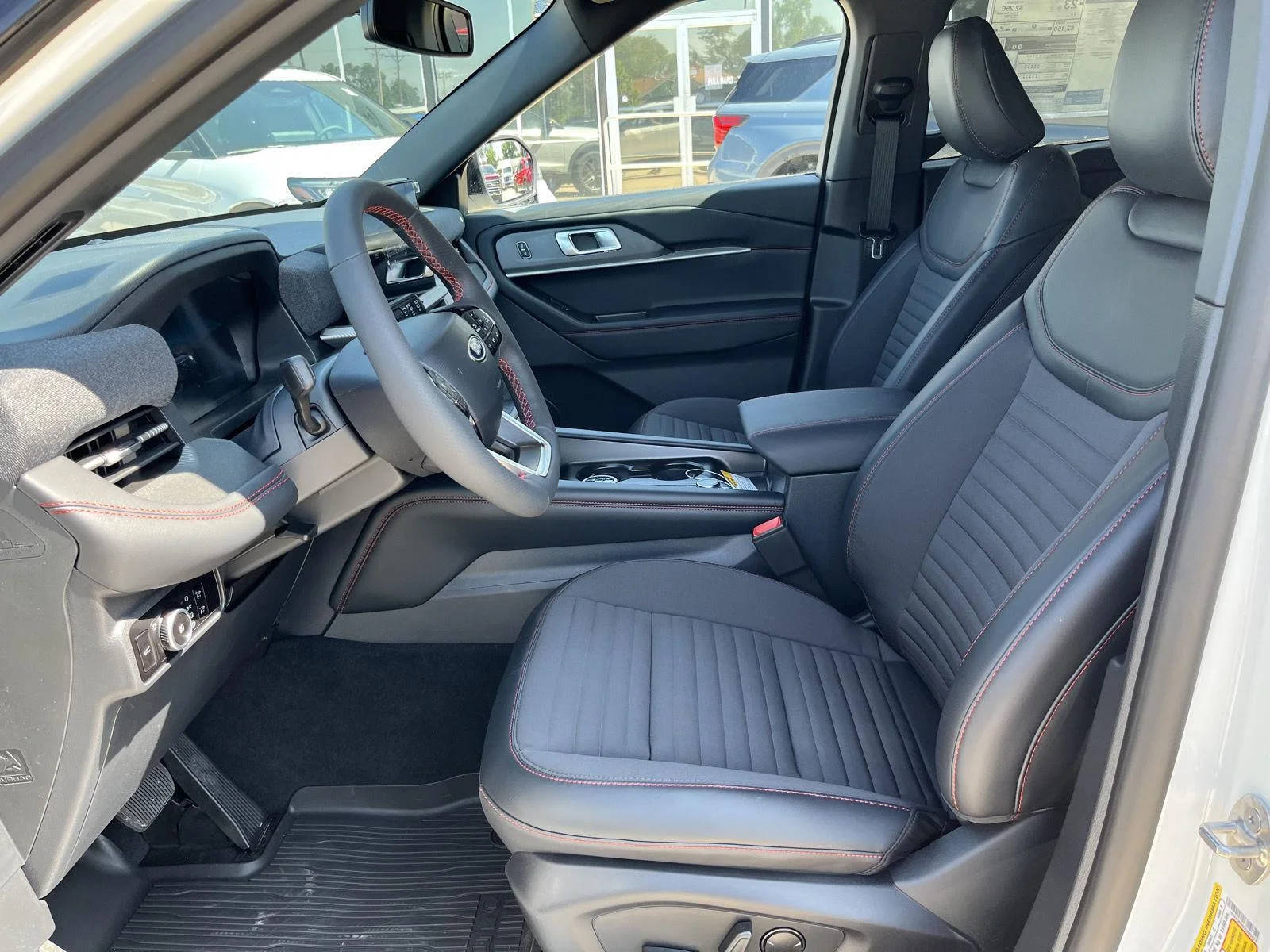 New 2026 Star White Metallic Tri-Coat Ford ST-Line image 17
