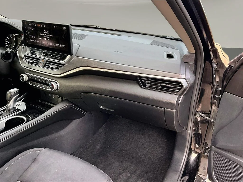 2023 Nissan Altima SV - Photo 30
