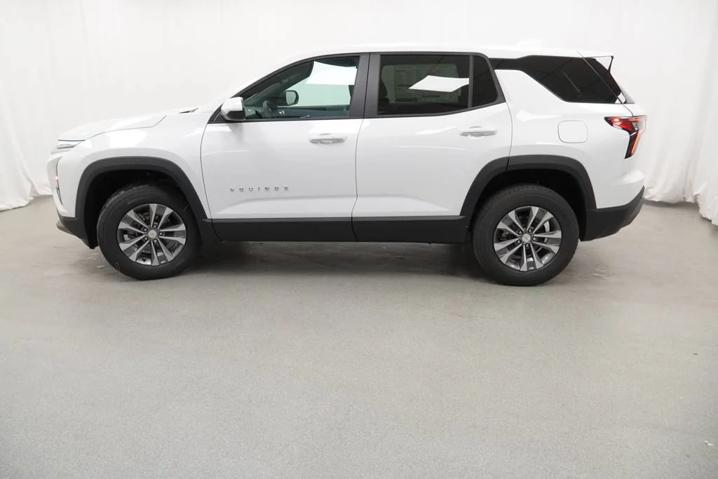 New 2026 Summit White Chevrolet LT image 10