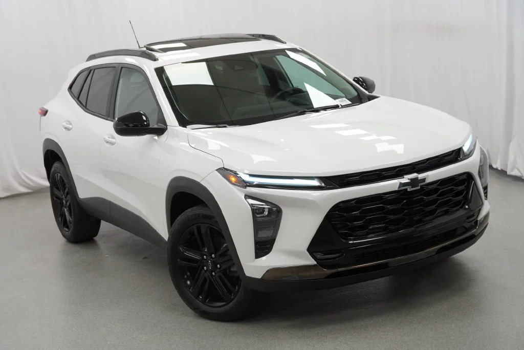 Certified Used 2024 Summit White Chevrolet ACTIV image 38