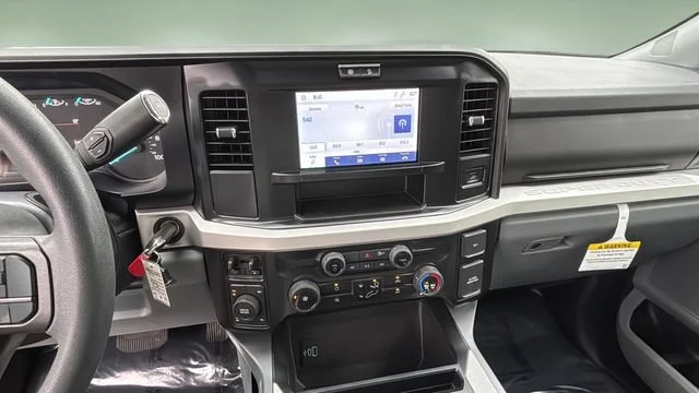 Used 2025 White Ford XL image 26