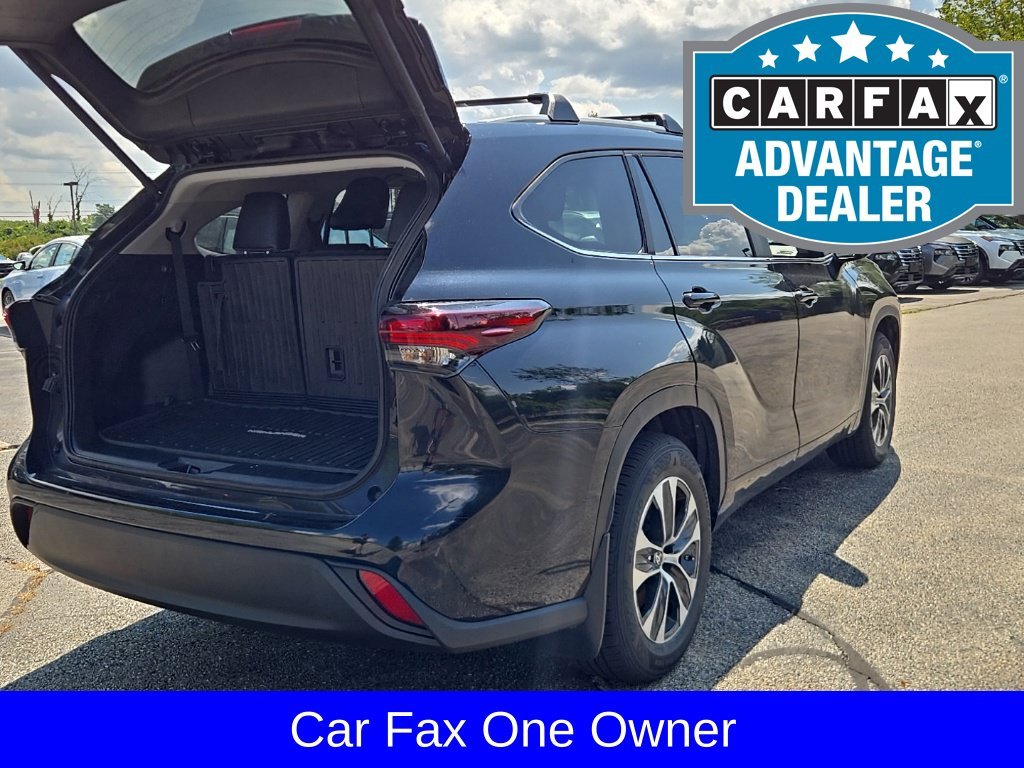 Used 2024 Black Toyota XLE image 11