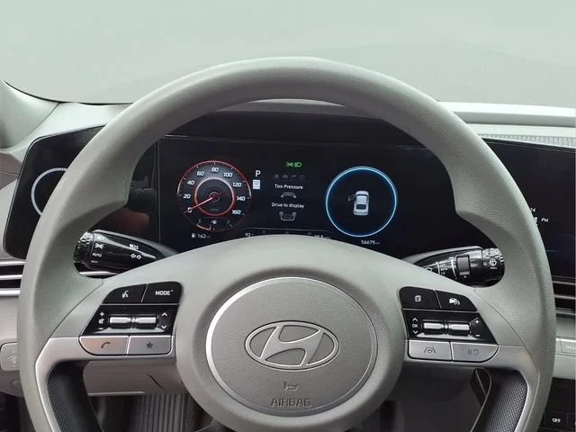 Used 2024  Hyundai SEL image 9