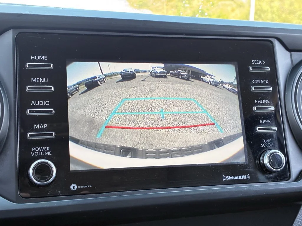 Used 2020 White Toyota SR image 25