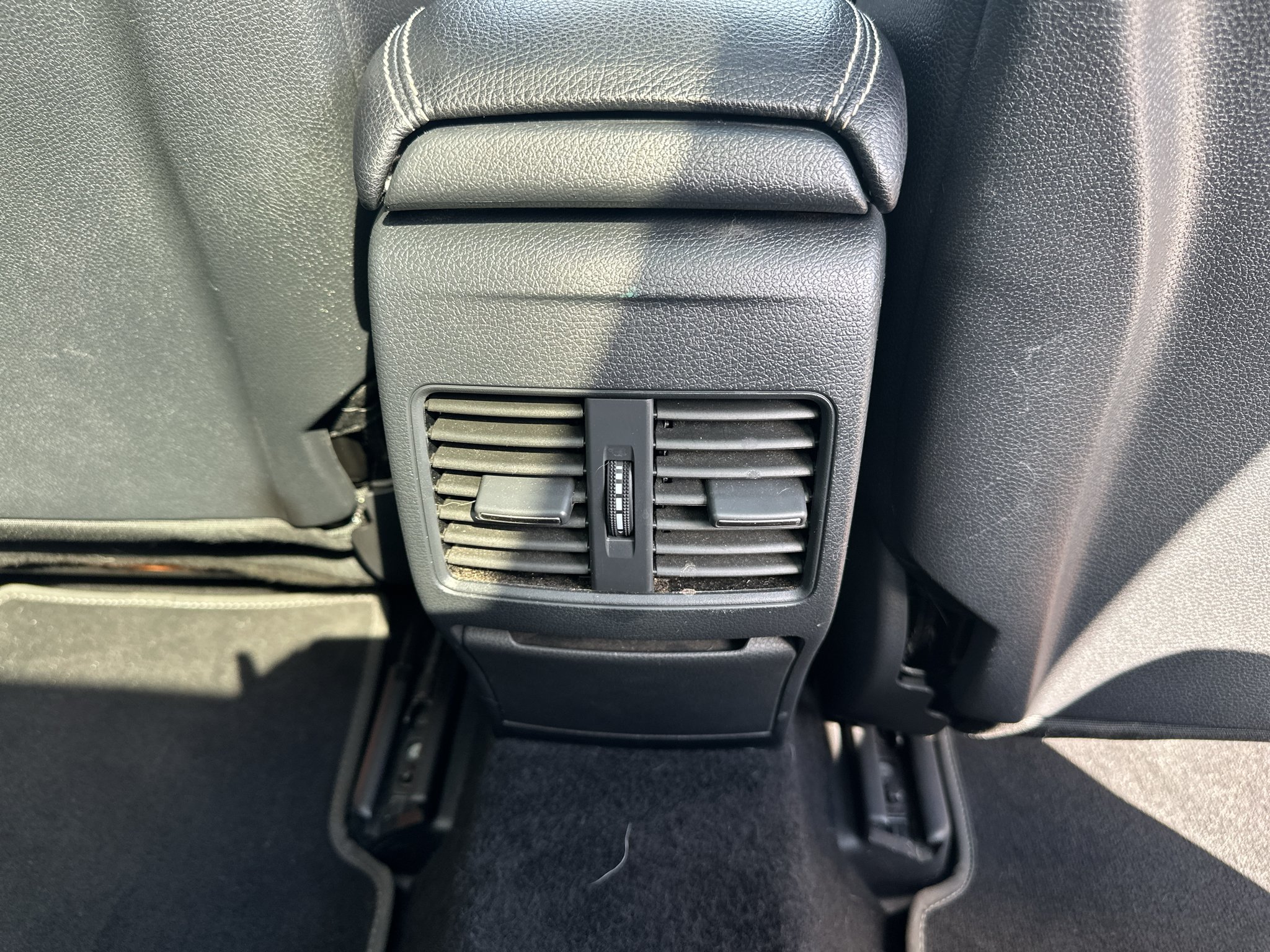 Used 2018 Polar Silver Metallic Mercedes-Benz 250 image 35