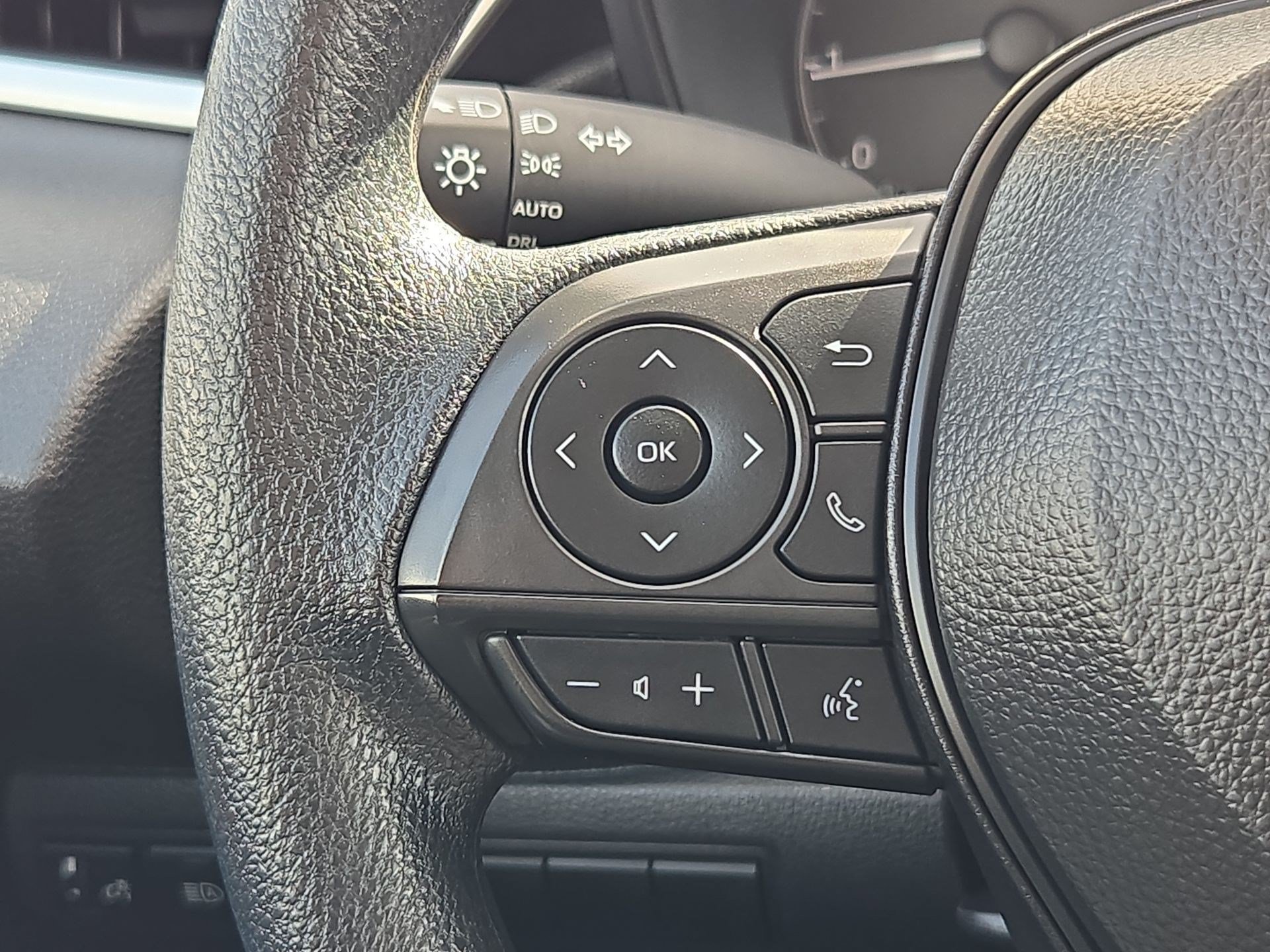 Used 2025 Midnight Black Metallic Toyota LE image 17