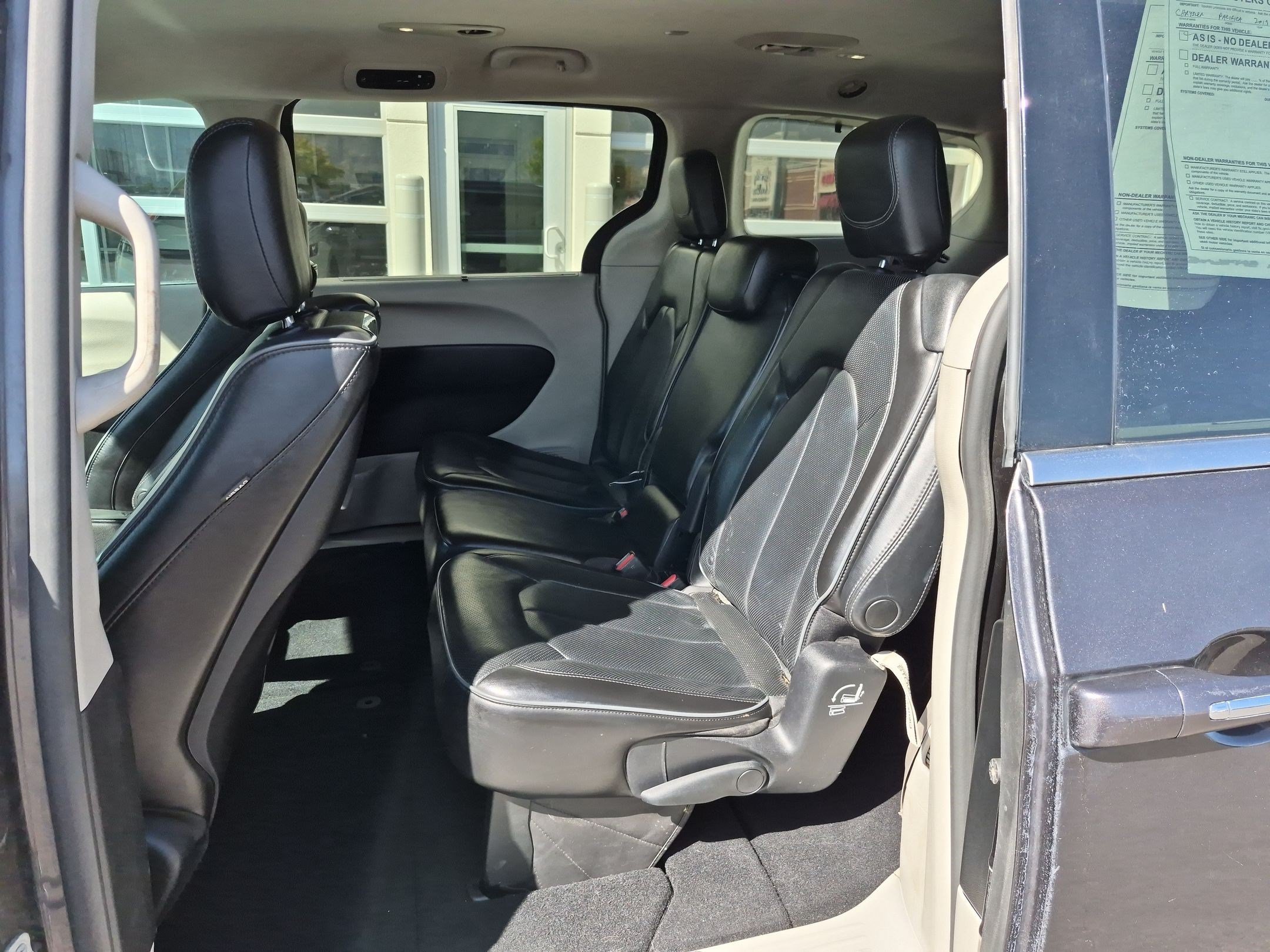 Used 2019 Granite Crystal Metallic Clearcoat Chrysler Limited image 26